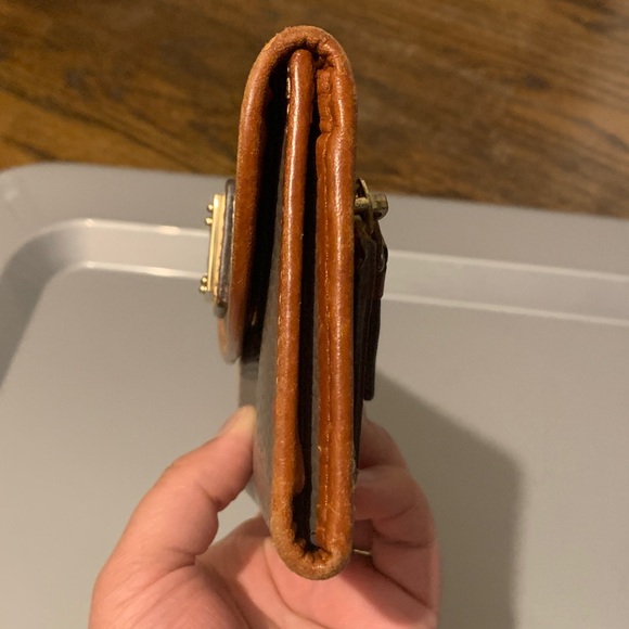 LOW START Dooney & Bourke Pebble Grain Continental Clutch Wallet in Taupe - Picture 5 of 14